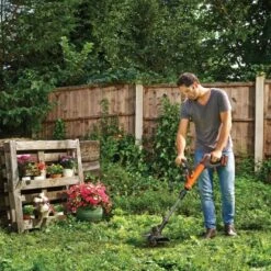 Black & Decker Black+Decker Akku-Rasentrimmer STC1840EPC Inkl. 18 V 4 Ah Li-Ion-Akku -Gartengerätegeschäft 185963 2012 3